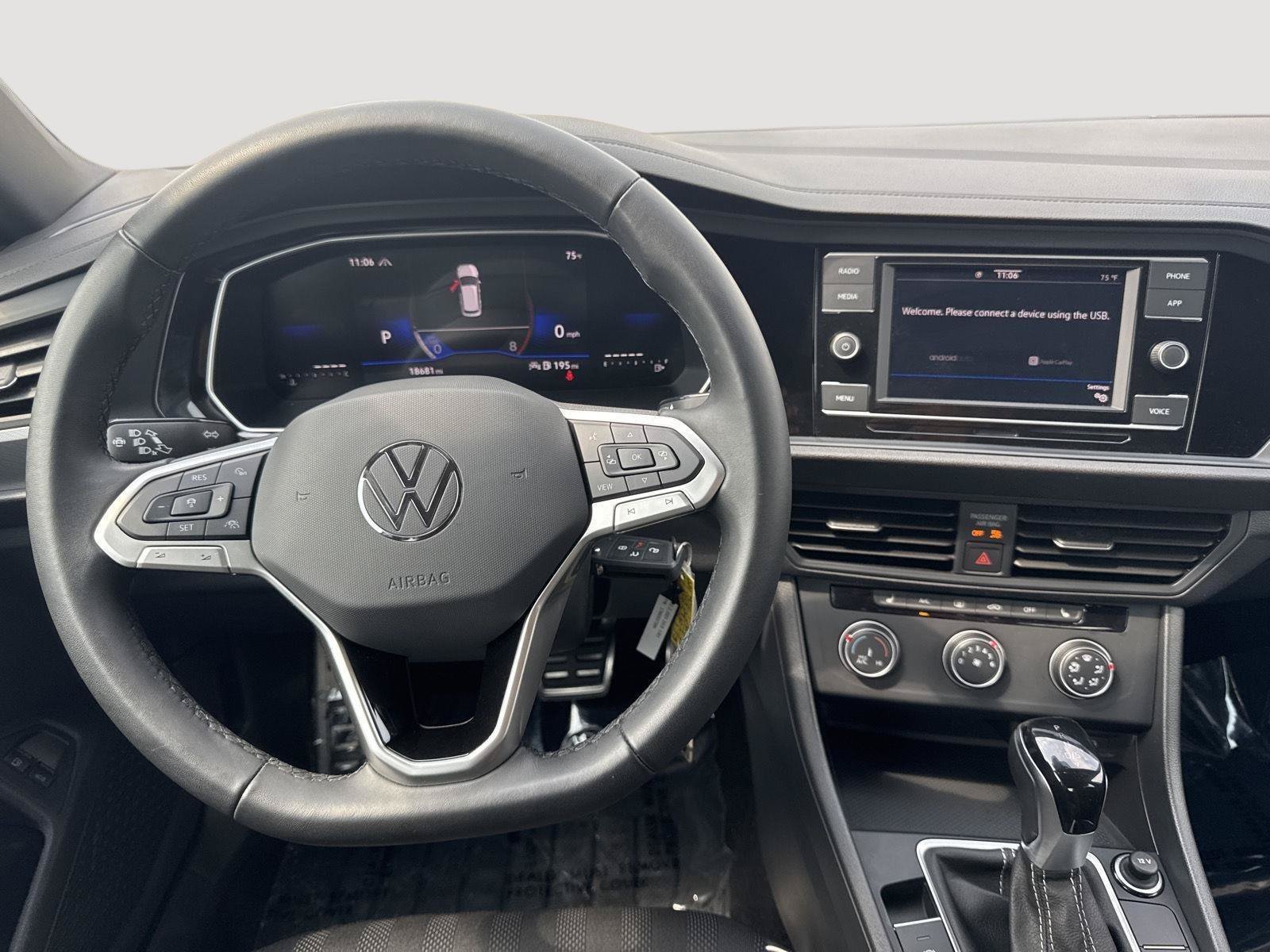 Used 2024 Volkswagen Jetta Sport FWD image 14