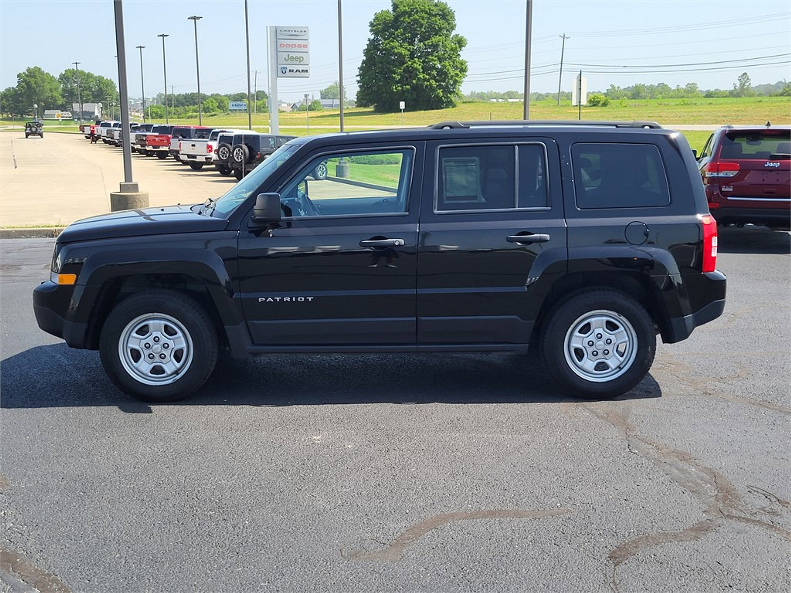 Used 2016 Jeep Patriot Sport FWD image 2