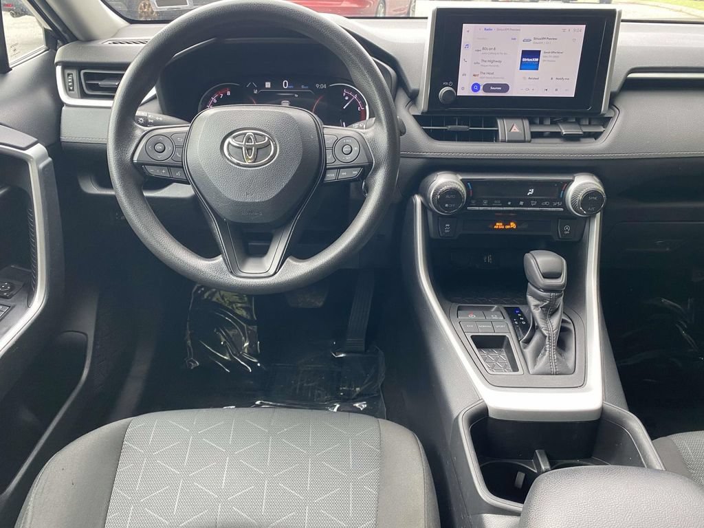Used 2024 Toyota RAV4 XLE FWD image 9