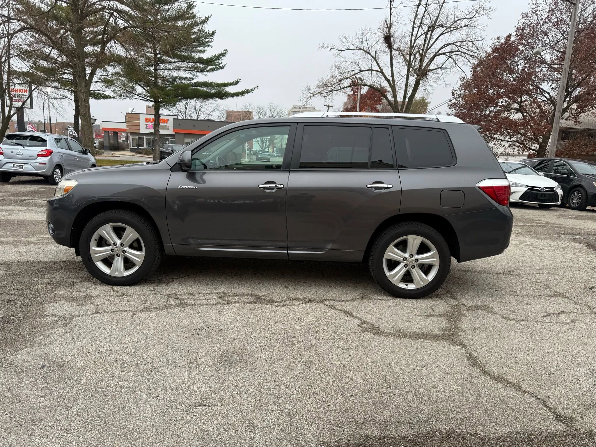 Used 2010 Toyota Highlander Limited image 4