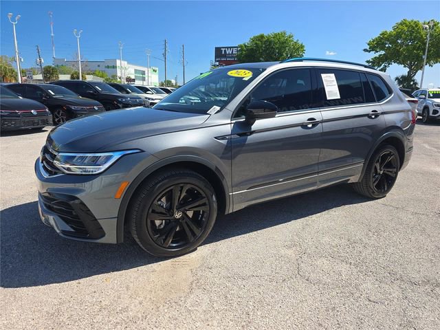 Used 2023 Volkswagen Tiguan SE R-Line image 8