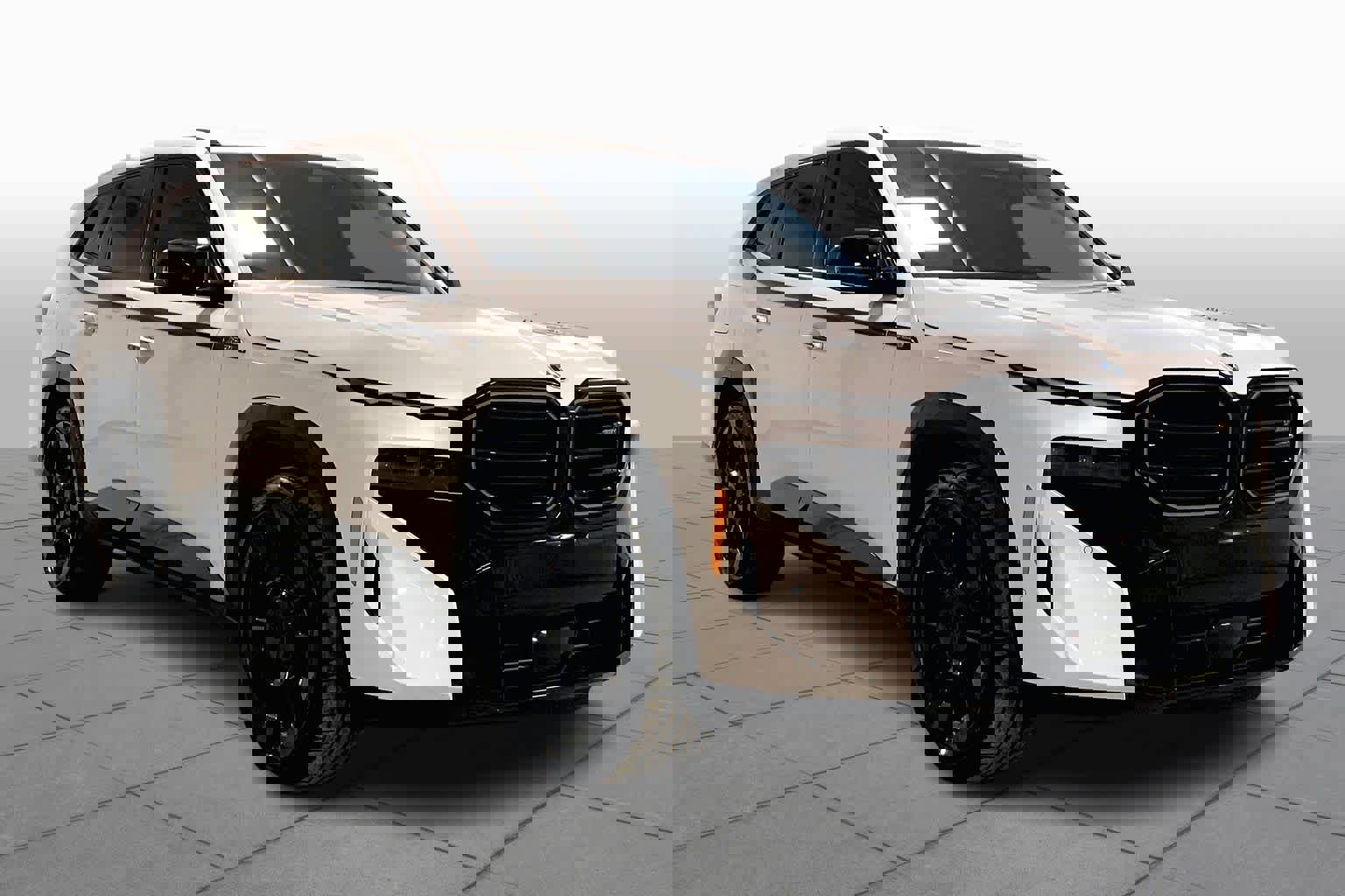 Used 2025 BMW XM image 2