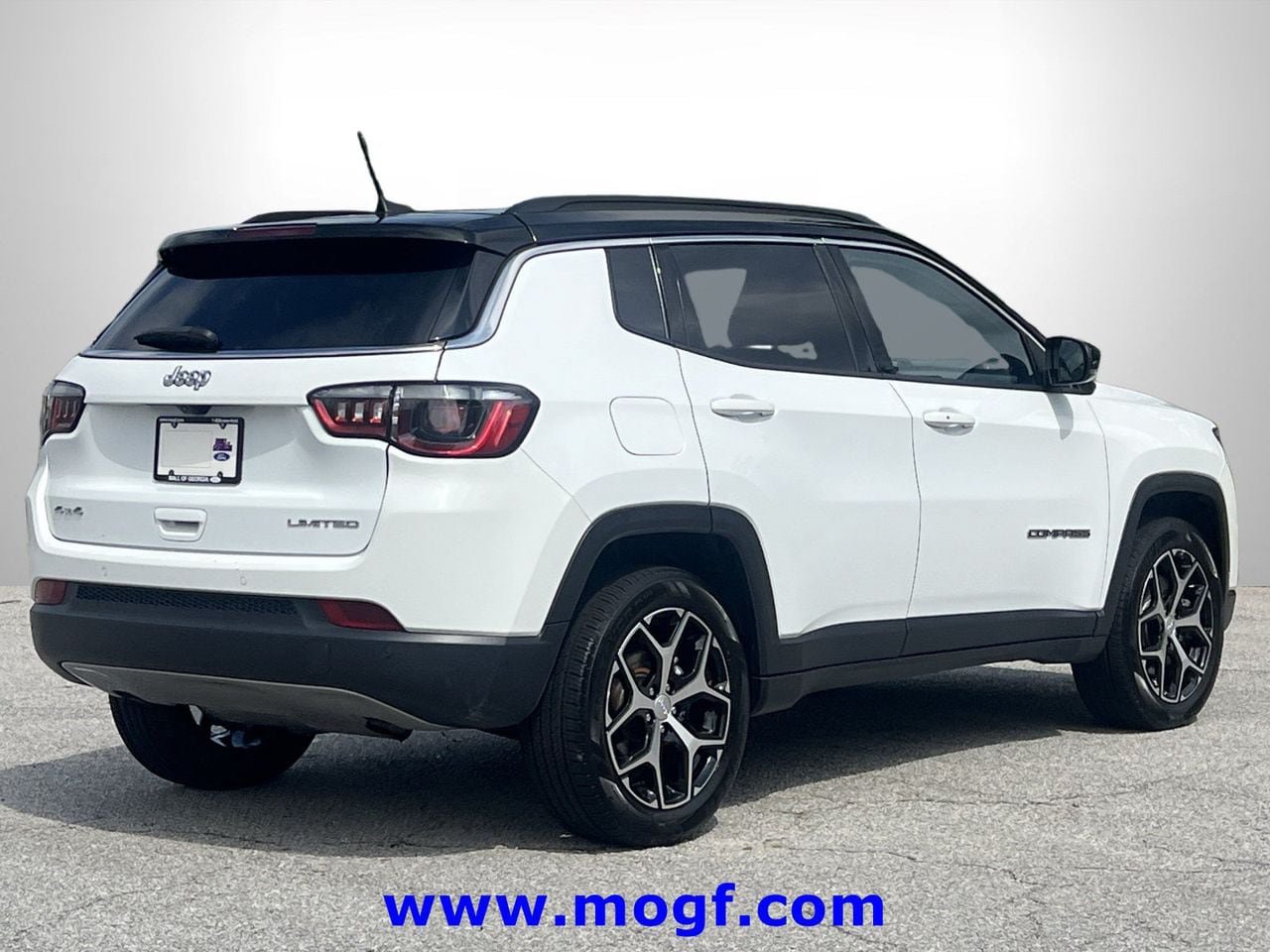 Used 2024 Jeep Compass Limited AWD/4WD image 3