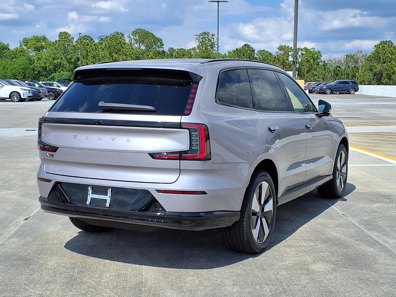 New 2026 Volvo EX90 Plus RWD image 7