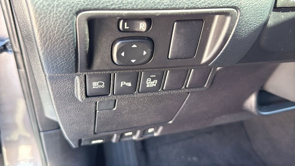 Used 2017 Lexus ES 350 w/ Navigation System Package image 29