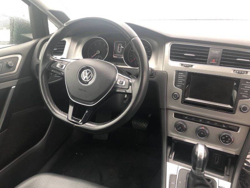 Used 2015 Volkswagen Golf SE FWD image 11