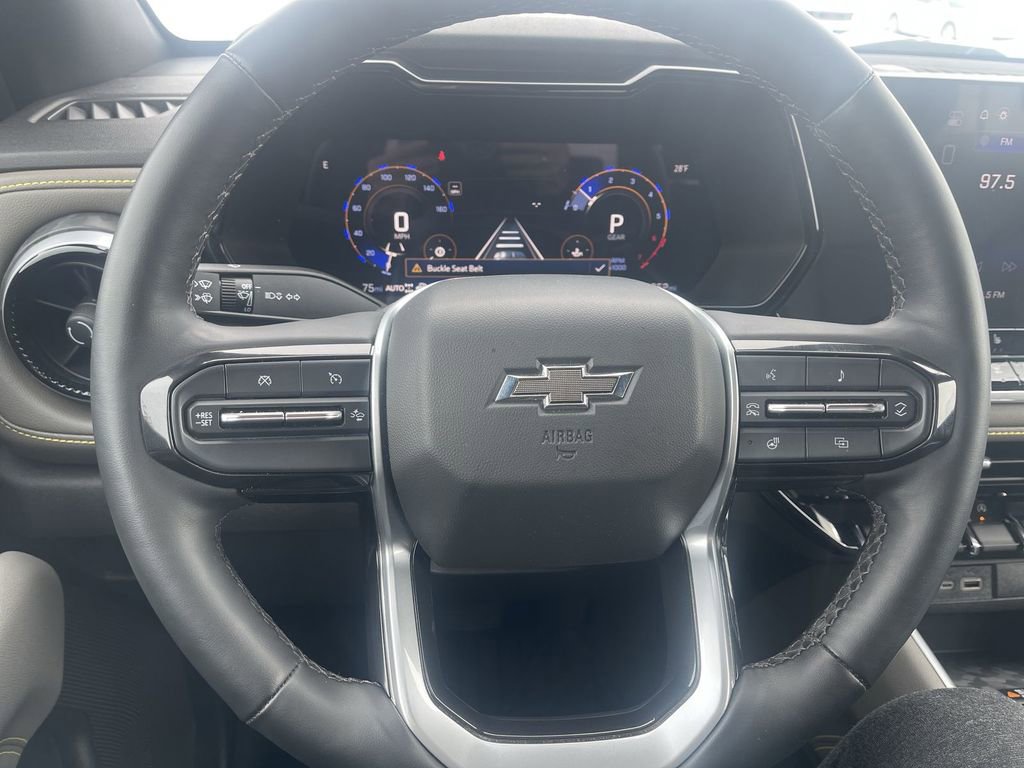 Used 2024 Chevrolet Colorado ZR2 w/ ZR2 Convenience Package III image 17