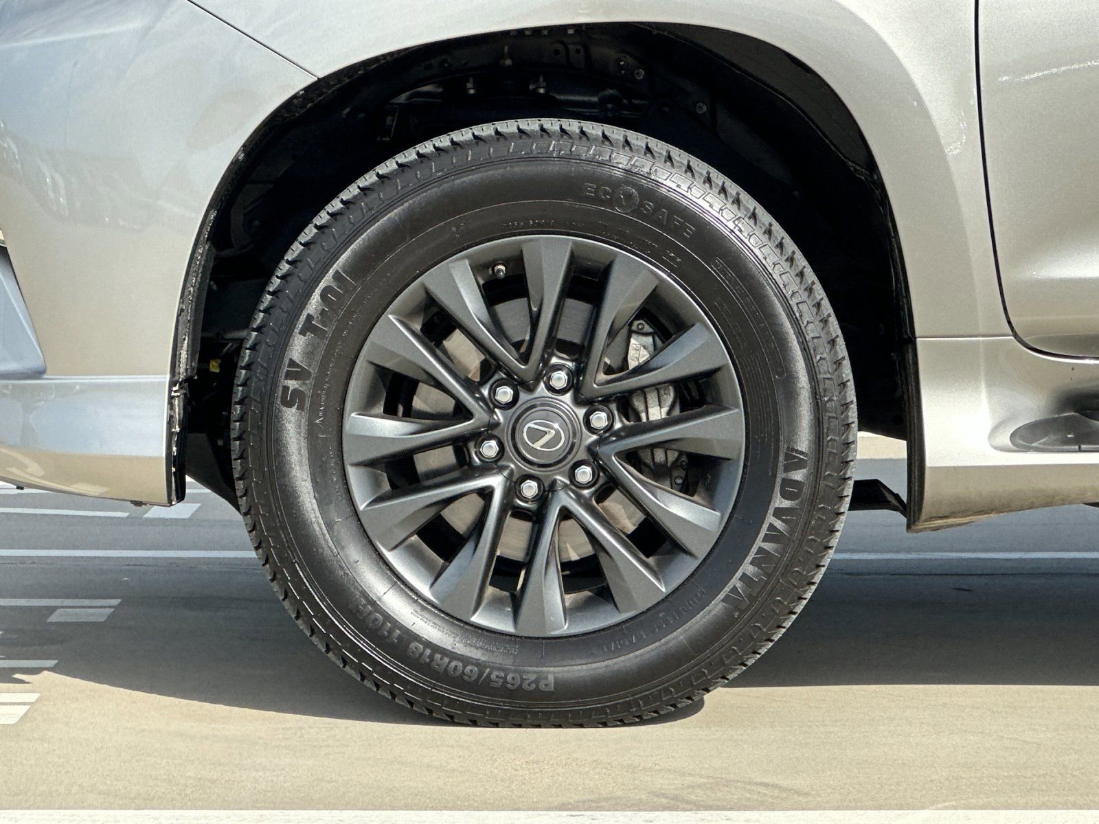 Used 2023 Lexus GX 460 Premium w/ Premium Package image 33