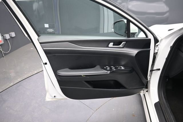 Used 2025 Kia K5 LXS FWD image 16