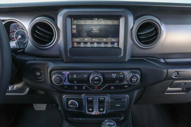 Used 2023 Jeep Wrangler Sport S image 13