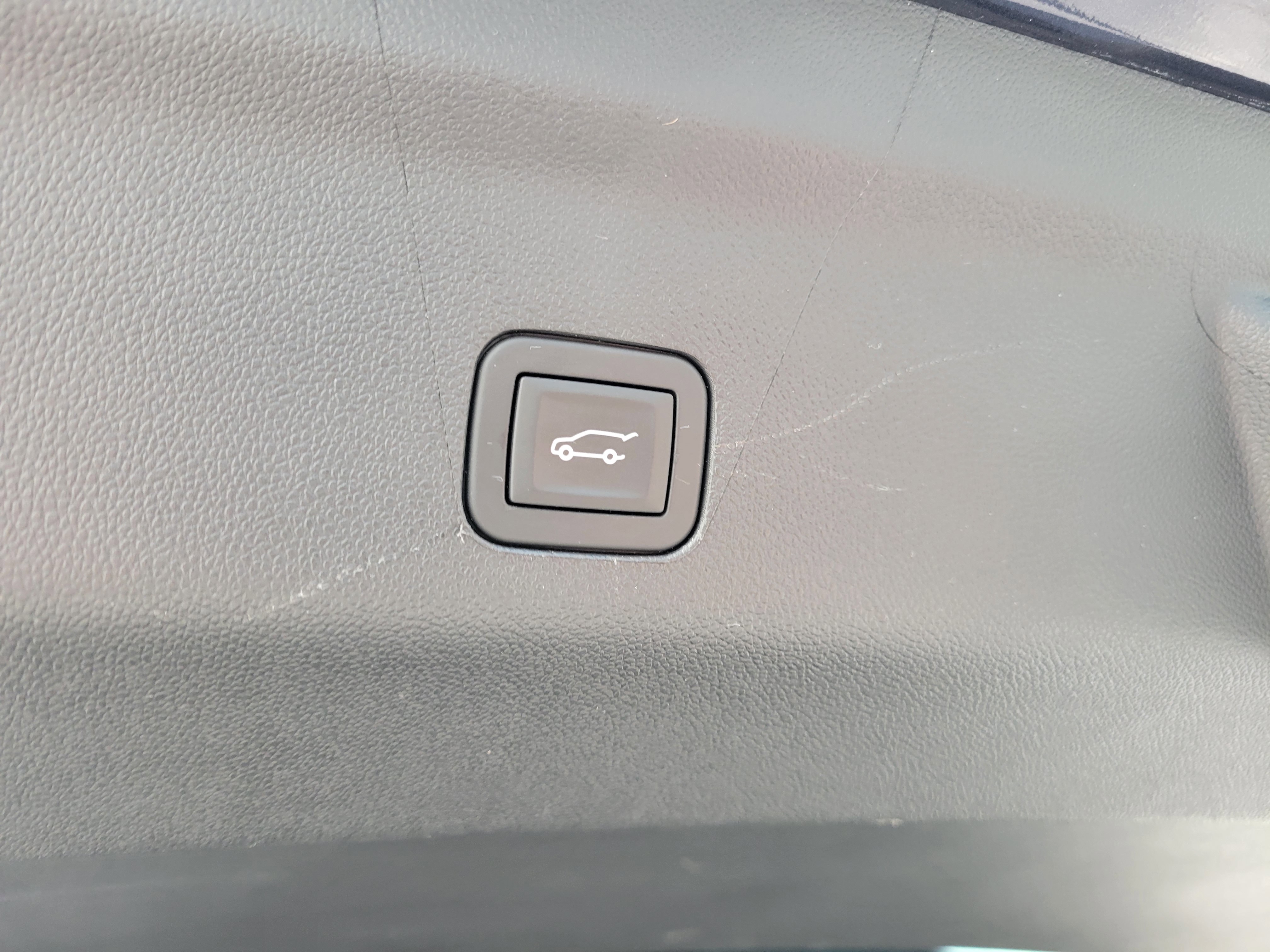 Certified 2025 Chevrolet Suburban High Country image 9