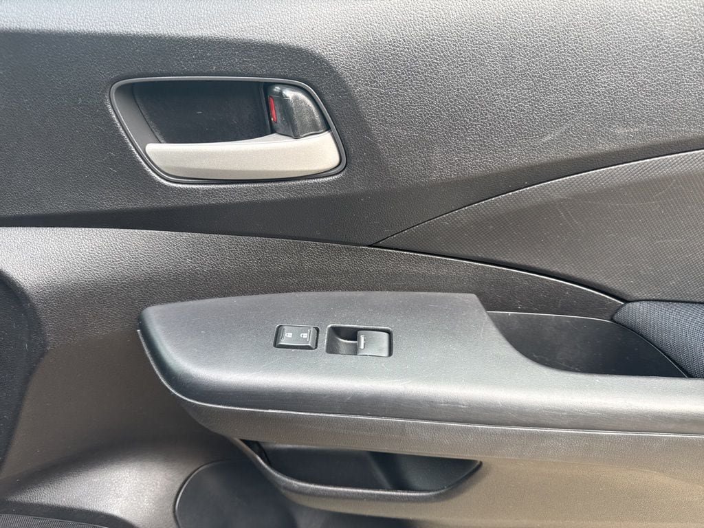 Used 2015 Honda CR-V LX image 19