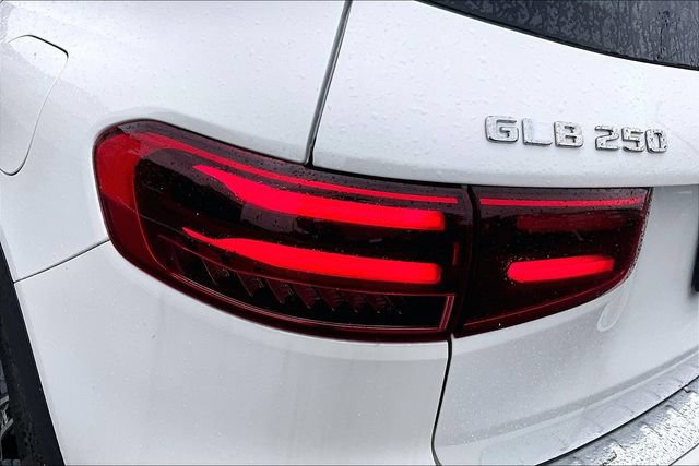 Used 2025 Mercedes-Benz GLB 250 image 14
