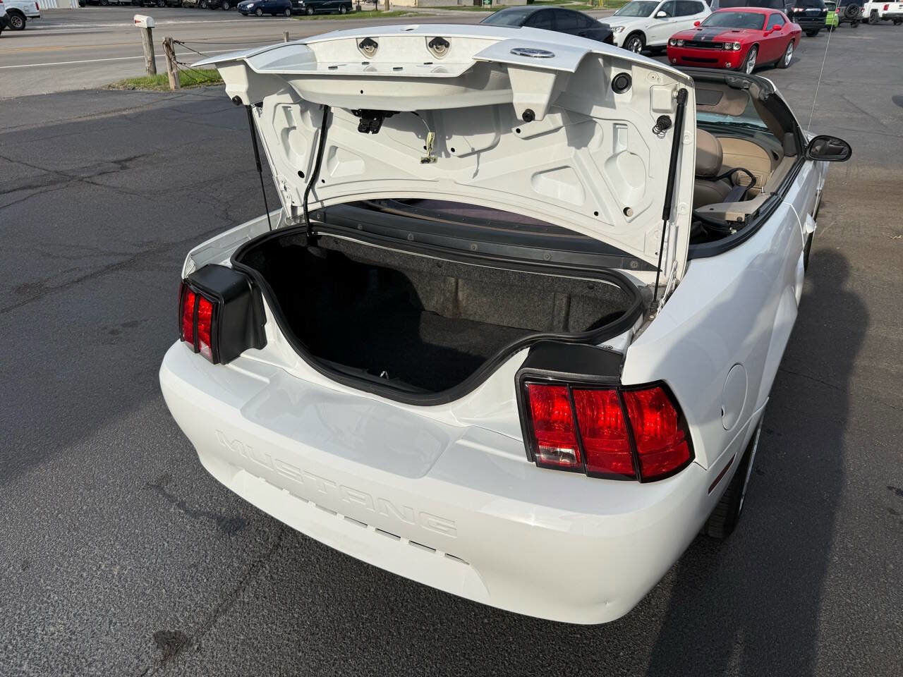 Used 2004 Ford Mustang Deluxe Convertible image 59