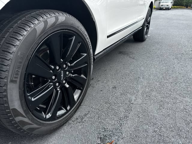 Certified 2024 Lincoln Navigator Reserve w/ Monochromatic Package AWD/4WD image 12