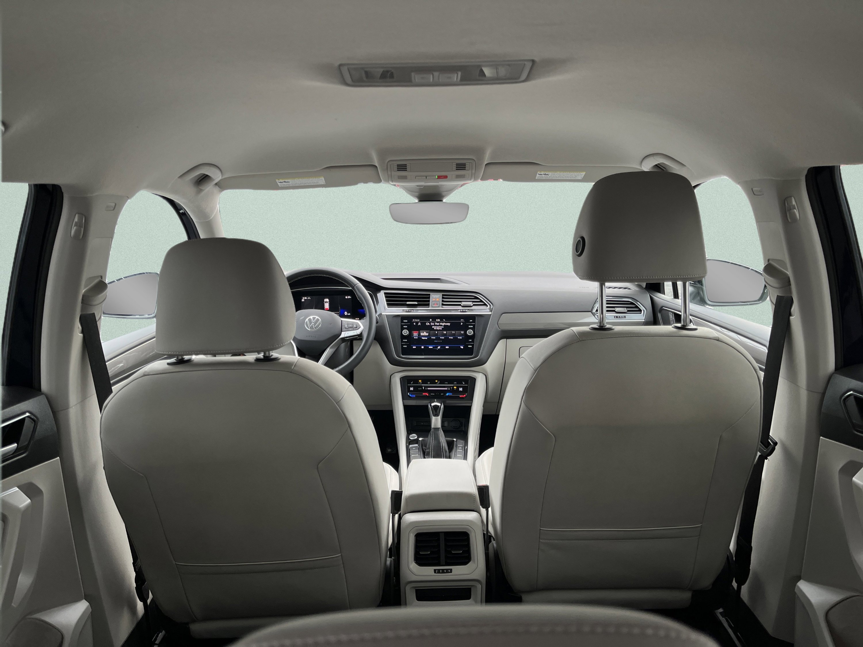 Used 2022 Volkswagen Tiguan SE image 13