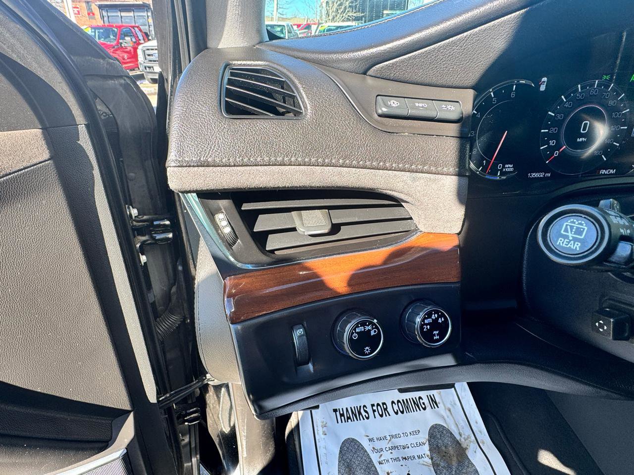 Used 2016 Cadillac Escalade ESV Luxury image 27