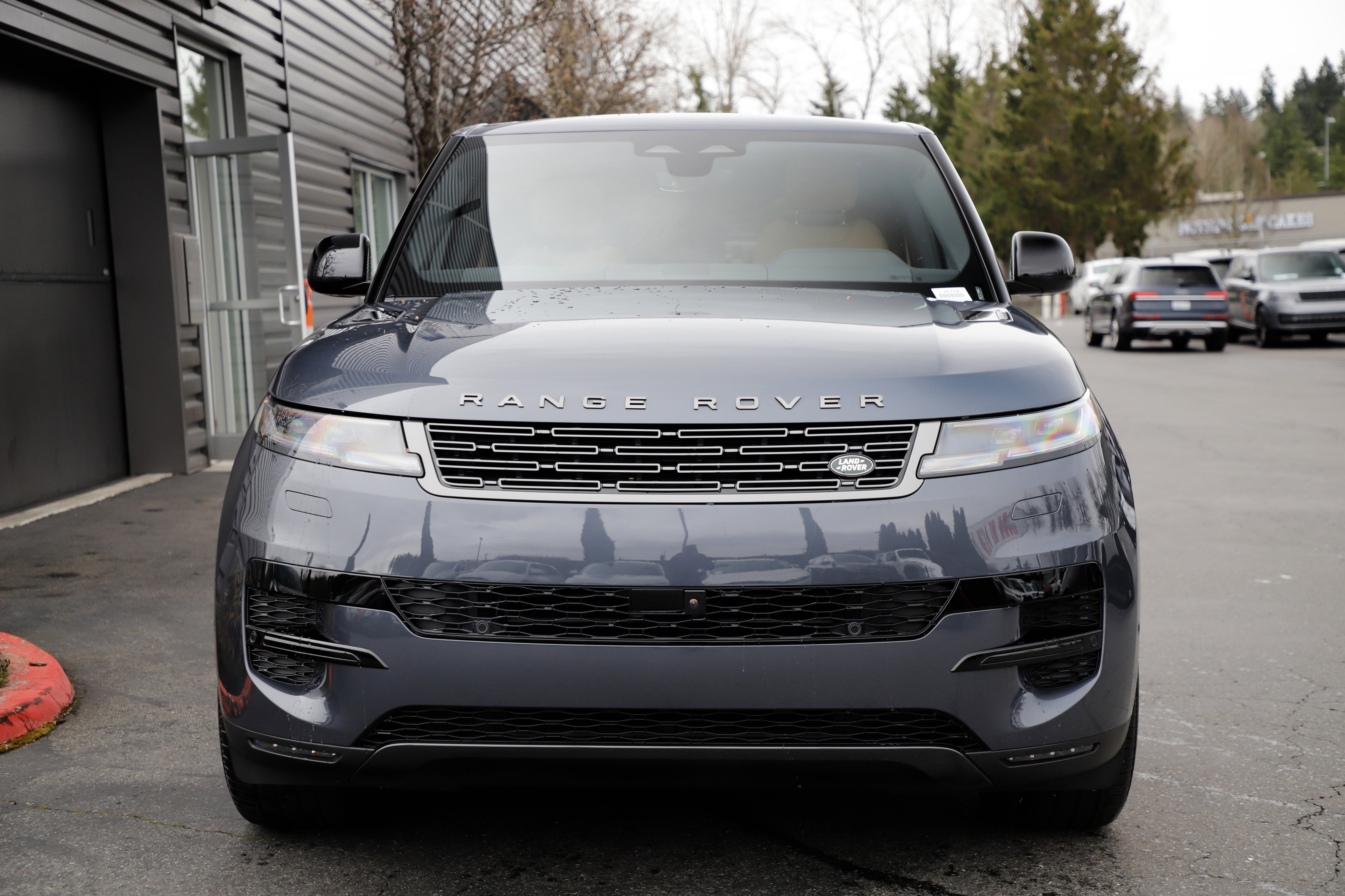 New 2025 Land Rover Range Rover Sport SE AWD/4WD image 4