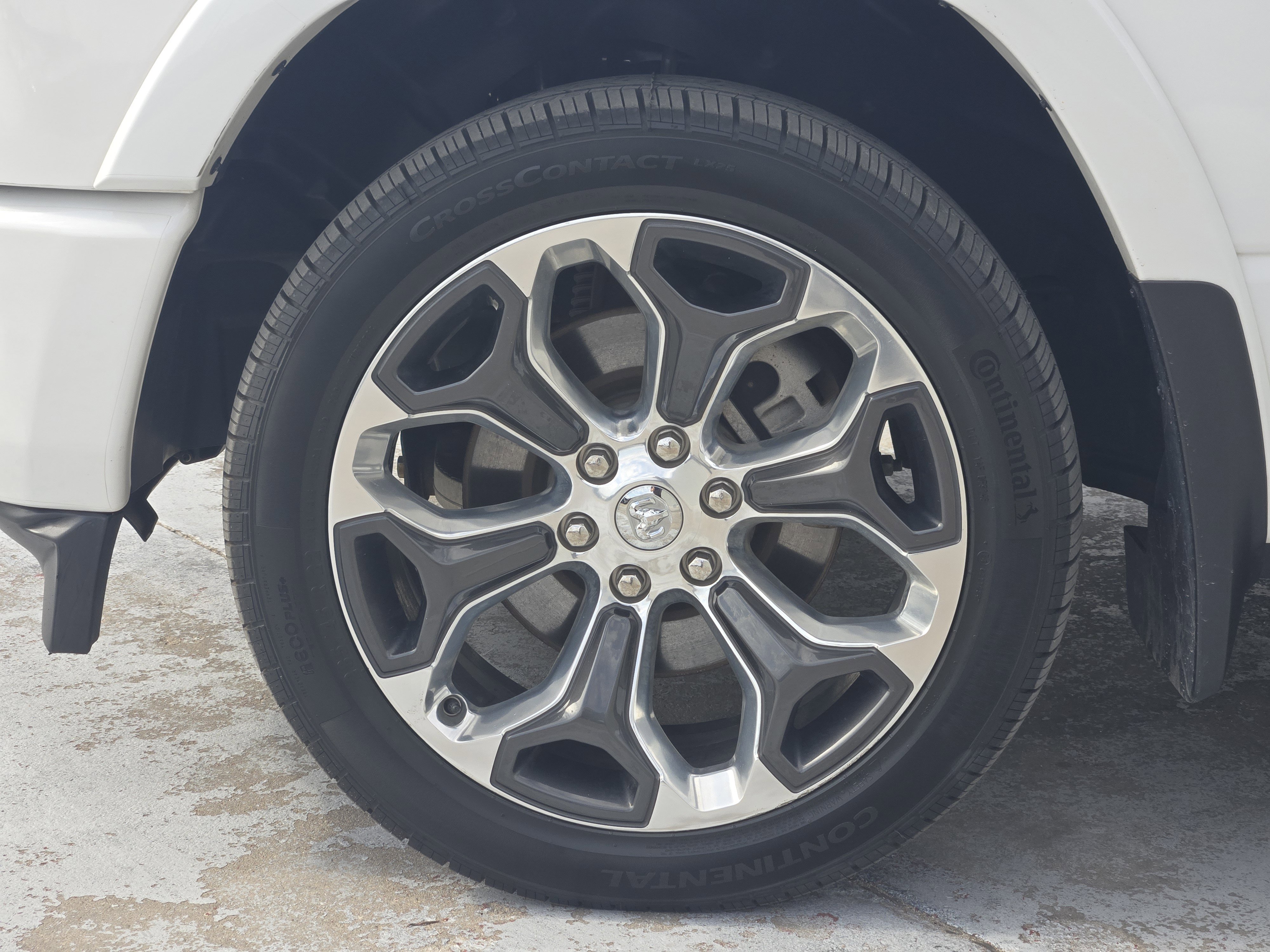 Used 2020 RAM 1500 Limited image 15