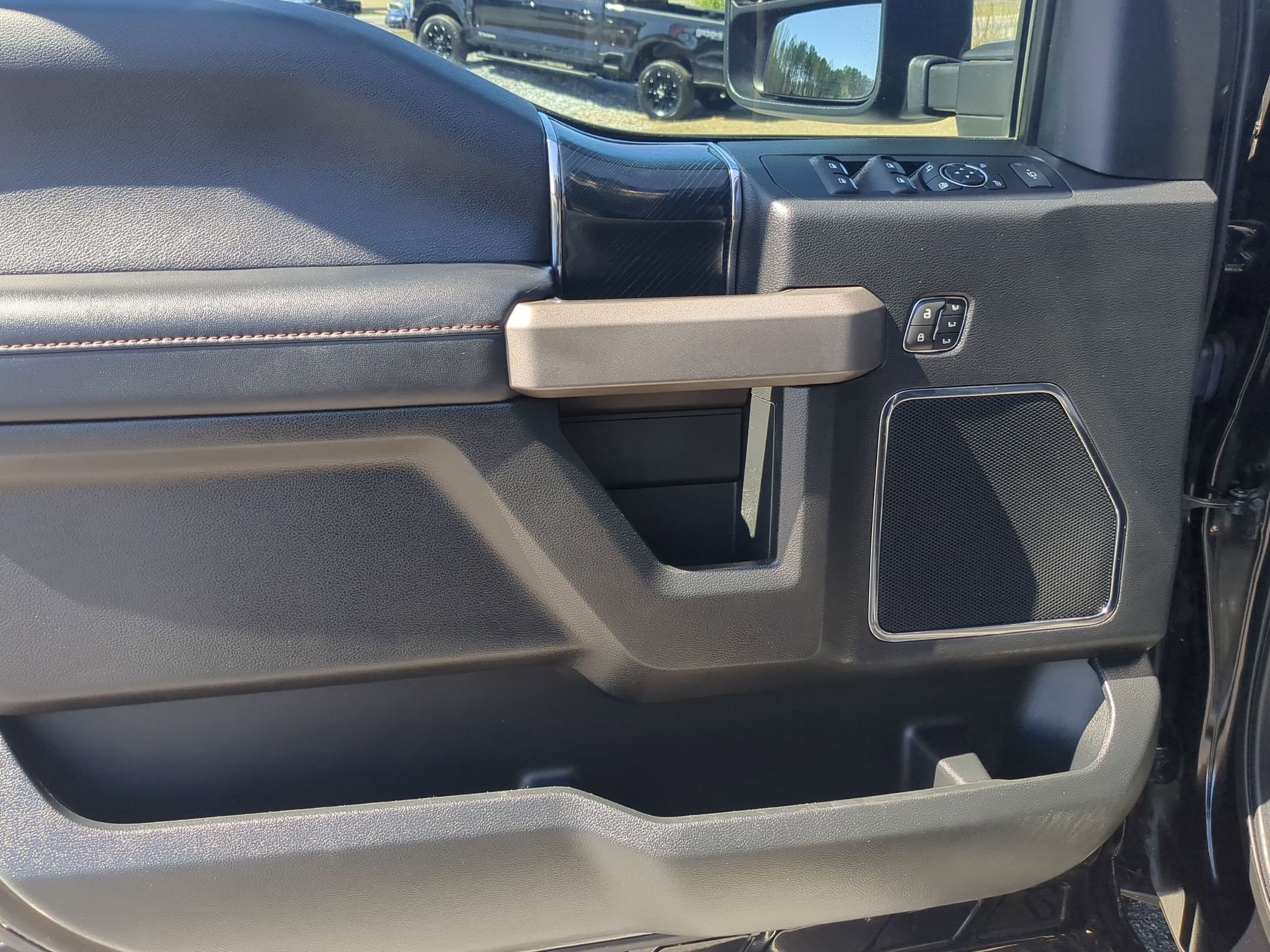 Used 2021 Ford F250 Platinum w/ FX4 Off-Road Package AWD/4WD image 11