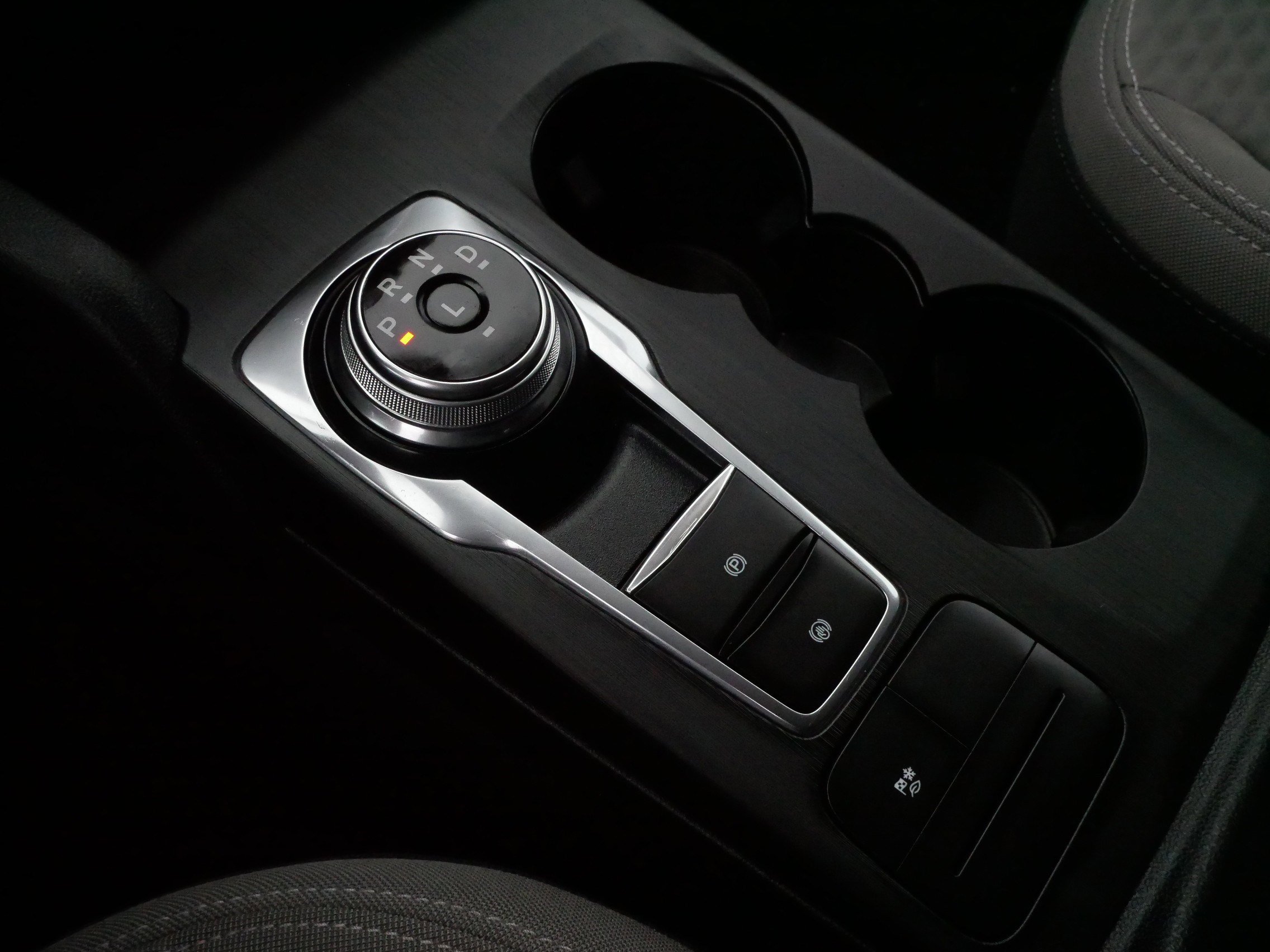 Used 2020 Ford Escape SE Sport image 24