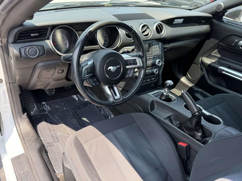 Used 2018 Ford Mustang Coupe RWD image 20
