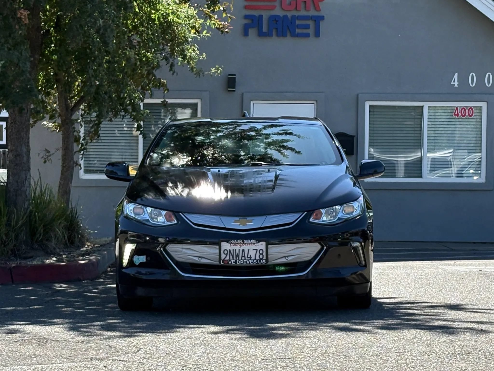 Used 2017 Chevrolet Volt Premier w/ Driver Confidence II Package FWD image 2