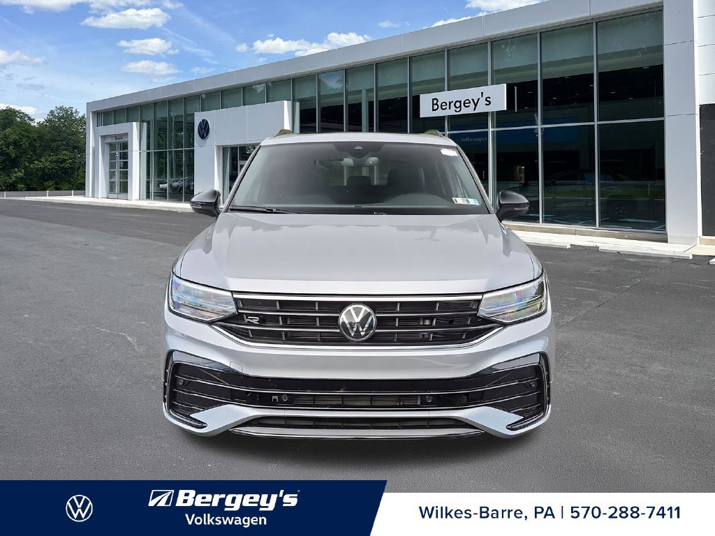 Certified 2024 Volkswagen Tiguan SE R-Line AWD/4WD image 12