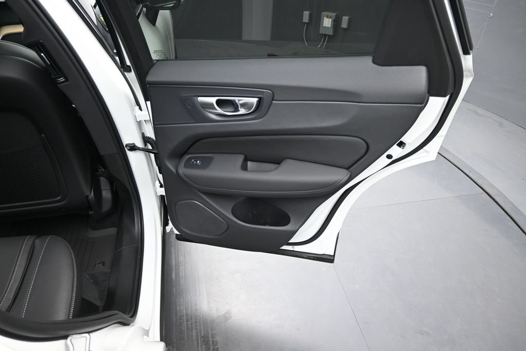 New 2027 Volvo XC60 T8 Ultra AWD/4WD image 17