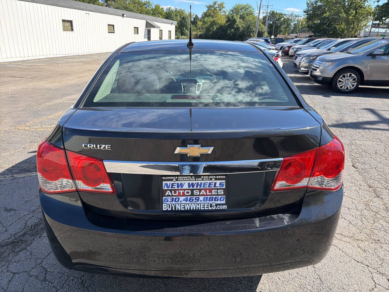 Used 2012 Chevrolet Cruze LS w/ Connectivity Package FWD image 5