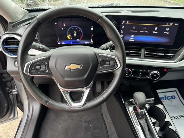 Used 2025 Chevrolet Trax LT w/ LT Convenience Package FWD image 25