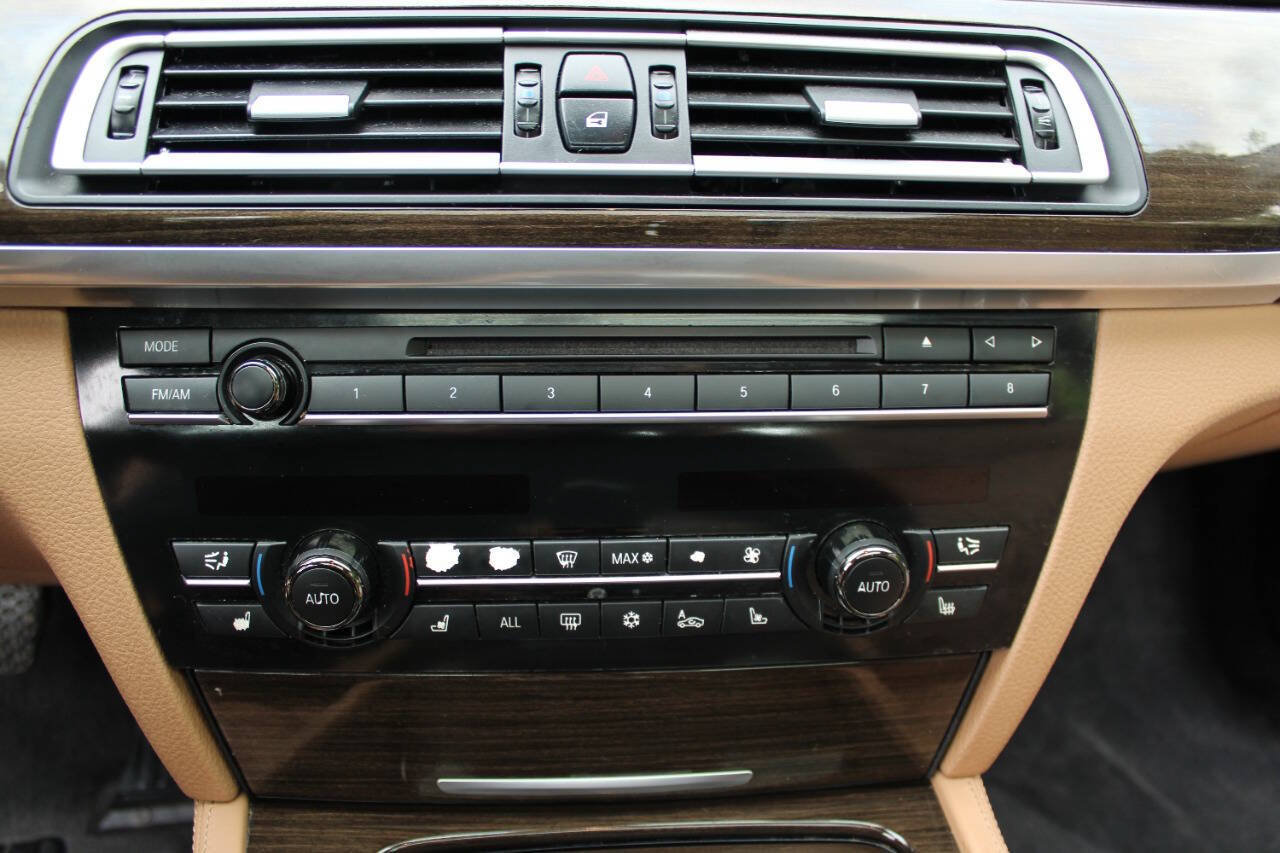 Used 2011 BMW 750Li xDrive AWD/4WD image 23