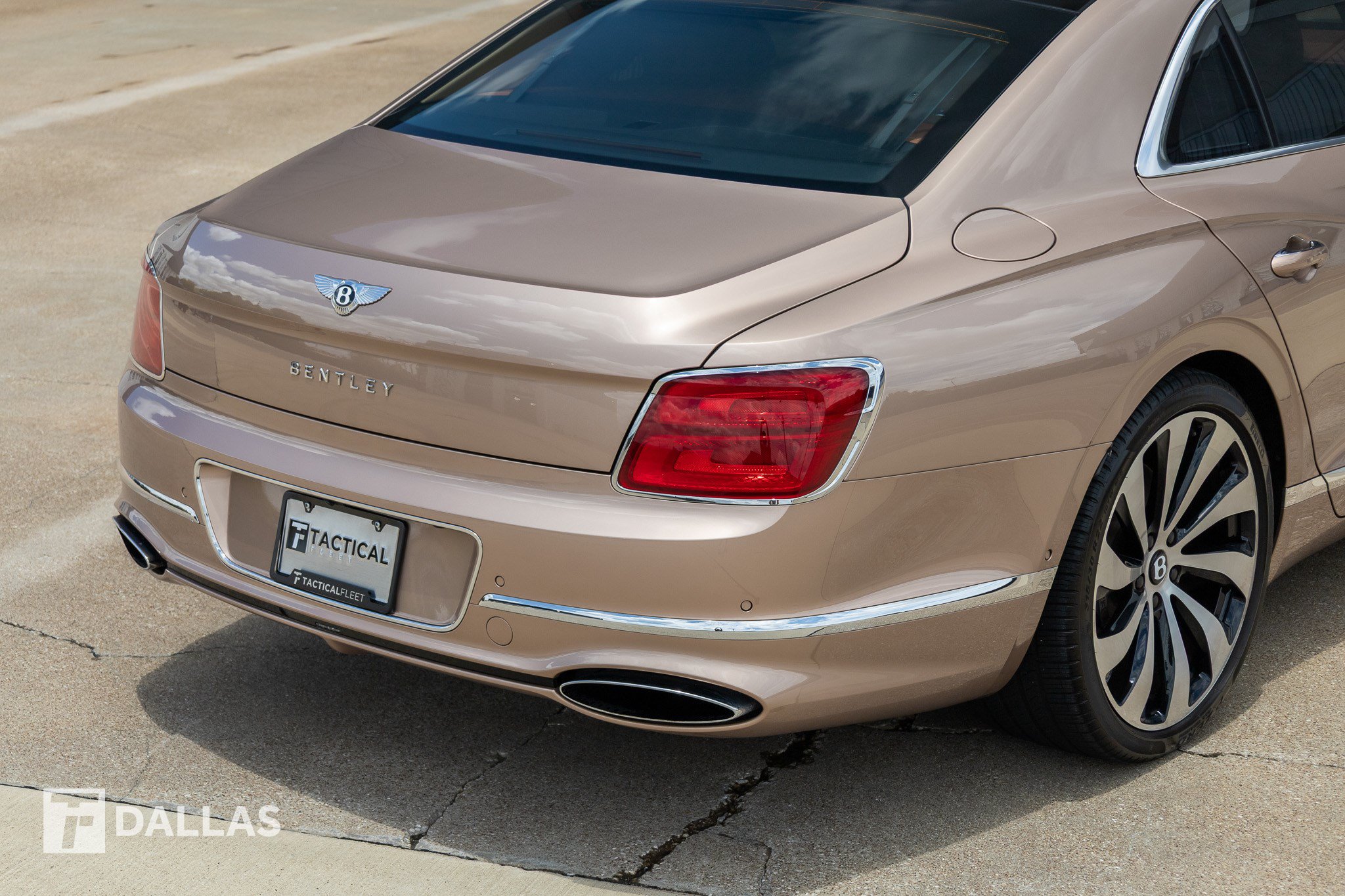 Used 2022 Bentley Flying Spur W12 AWD/4WD image 16