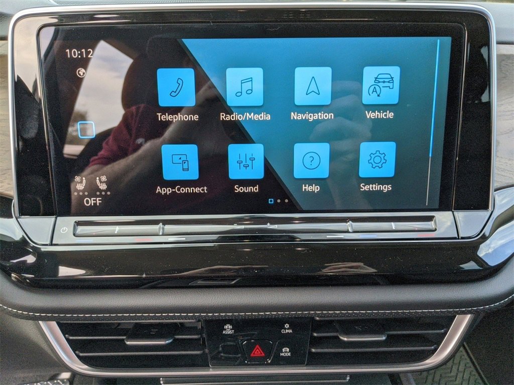 Used 2025 Volkswagen Atlas SE image 30