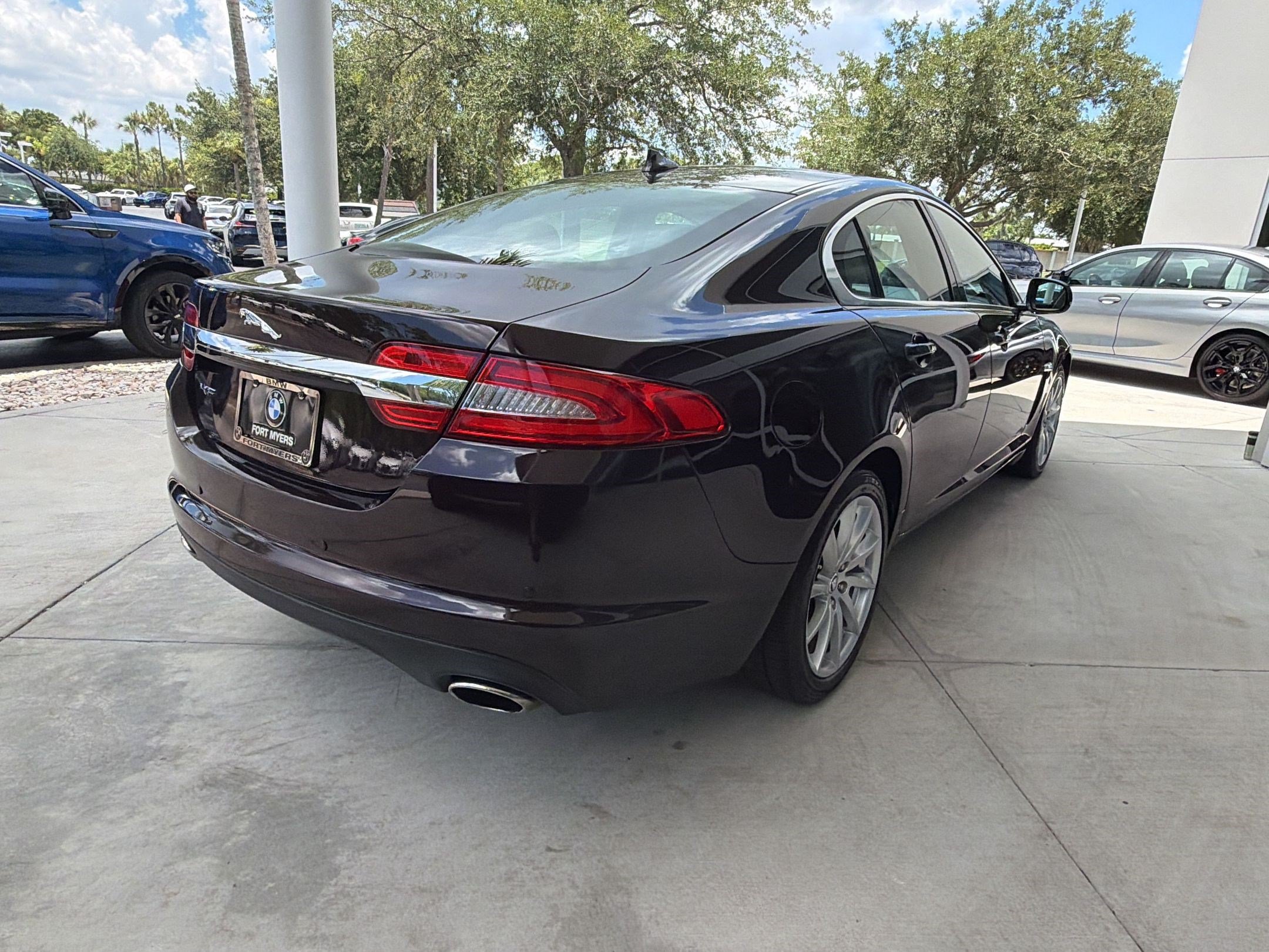Used 2013 Jaguar XF RWD image 9