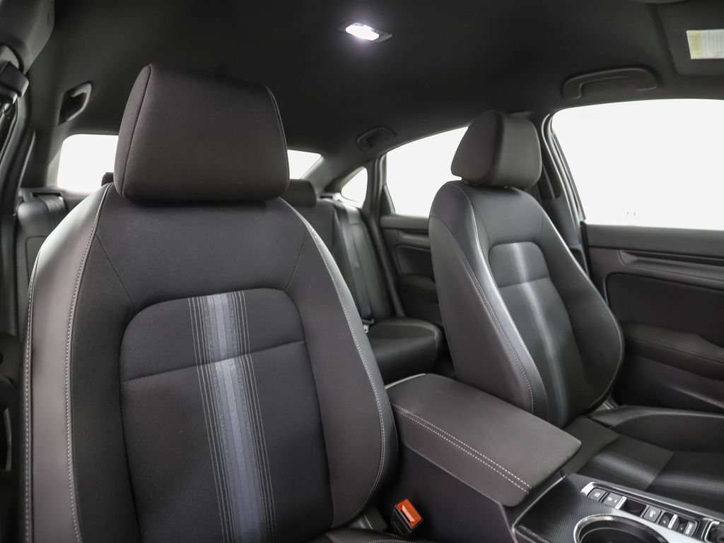 Used 2025 Honda Civic Sport image 29