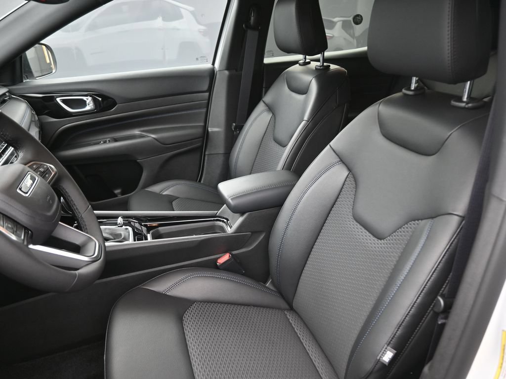 New 2026 Jeep Compass Latitude AWD/4WD image 19