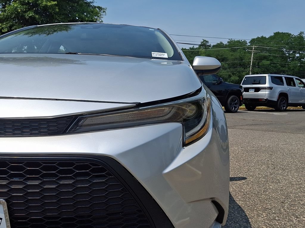 Used 2022 Toyota Corolla LE FWD image 11