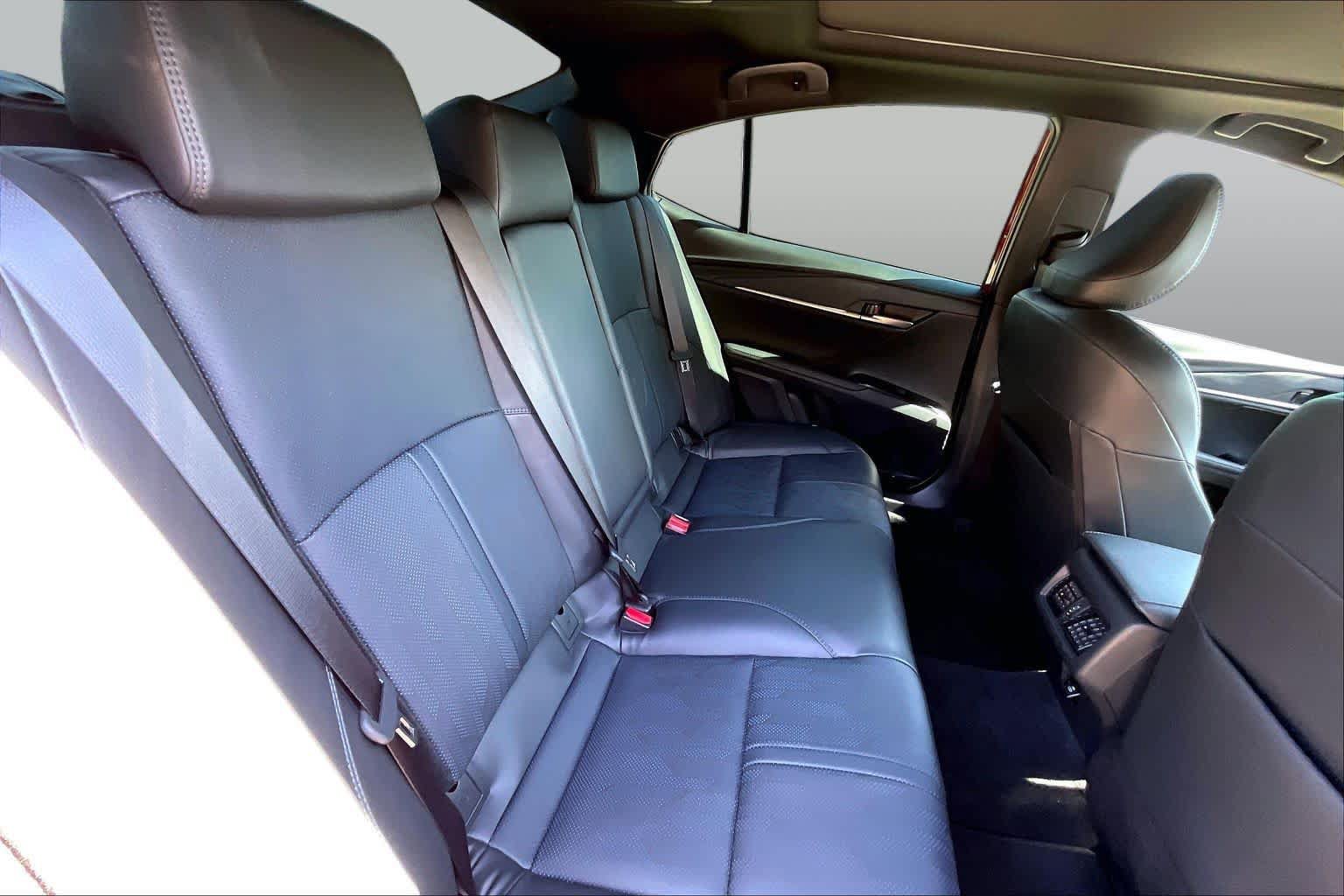 Used 2026 Toyota Camry XSE w/ Premium Package FWD image 19