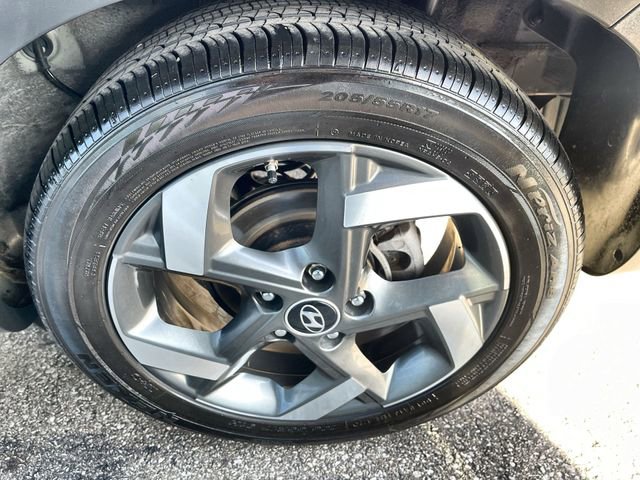 Used 2023 Hyundai Venue SEL w/ Cargo Package FWD image 30
