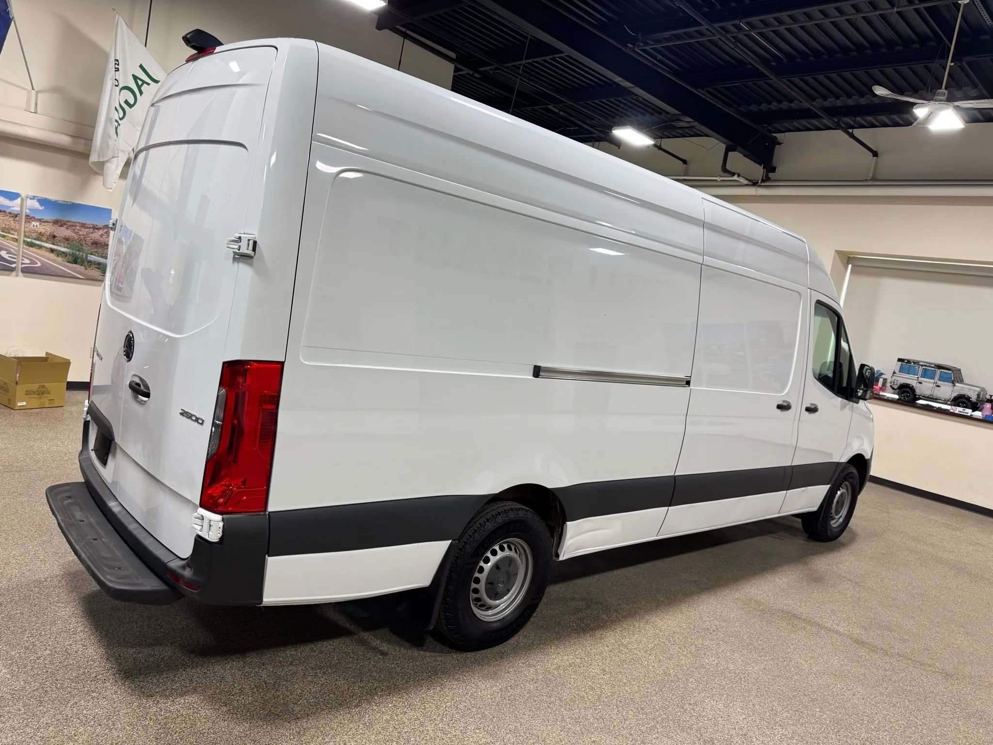 Used 2020 Mercedes-Benz Sprinter 2500 image 14
