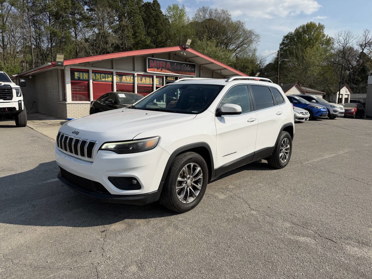 Used 2019 Jeep Cherokee Latitude Plus image 2