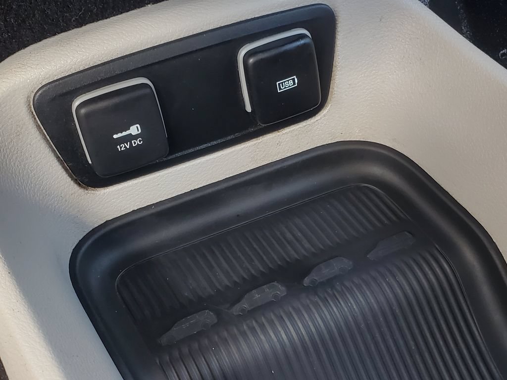 Used 2017 Chrysler Pacifica Touring FWD image 21