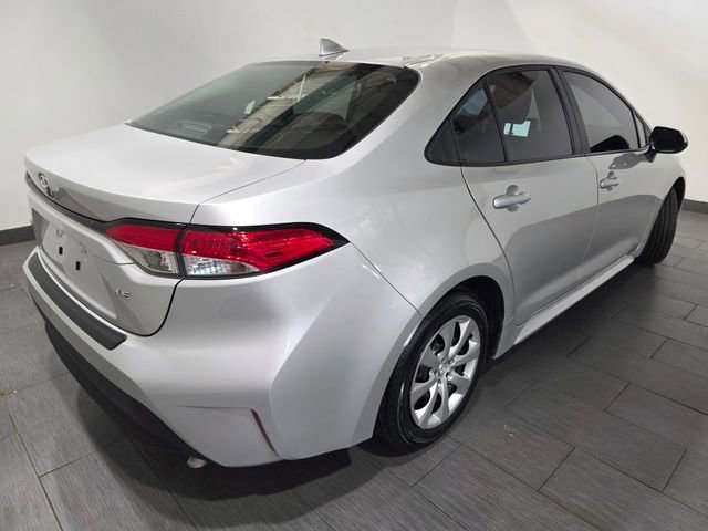 Used 2025 Toyota Corolla LE FWD image 5