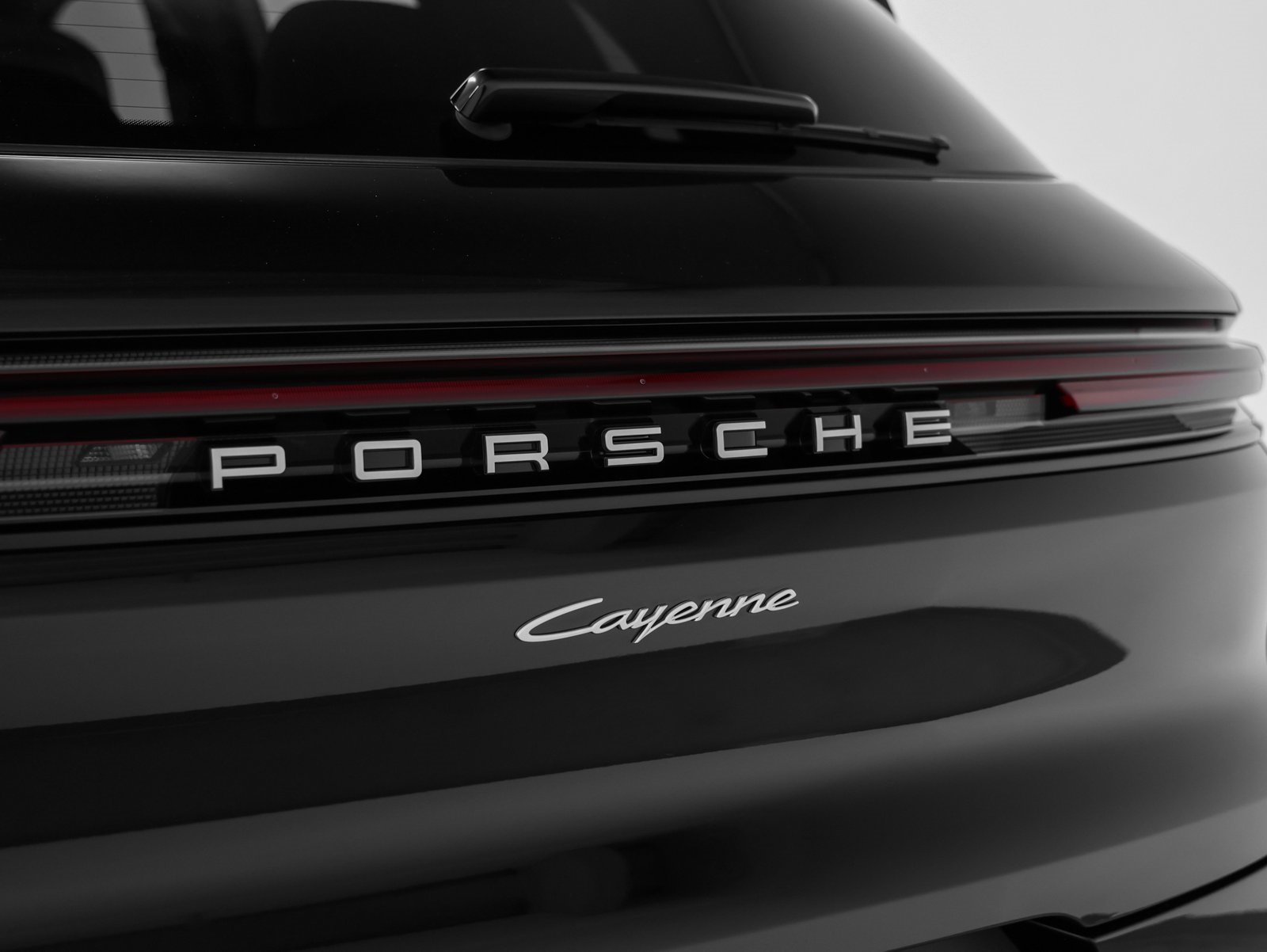 Used 2025 Porsche Cayenne image 17