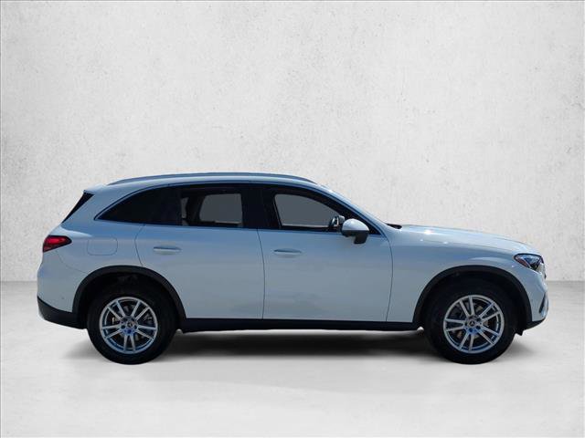 Used 2025 Mercedes-Benz GLC 300 image 4