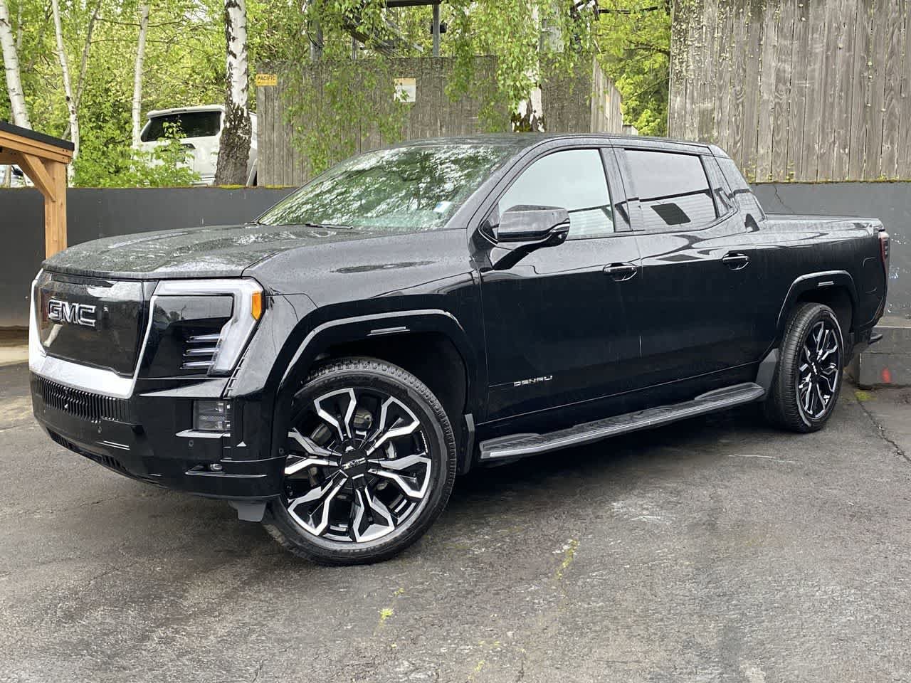 Used 2025 GMC Sierra EV Denali AWD/4WD image 1