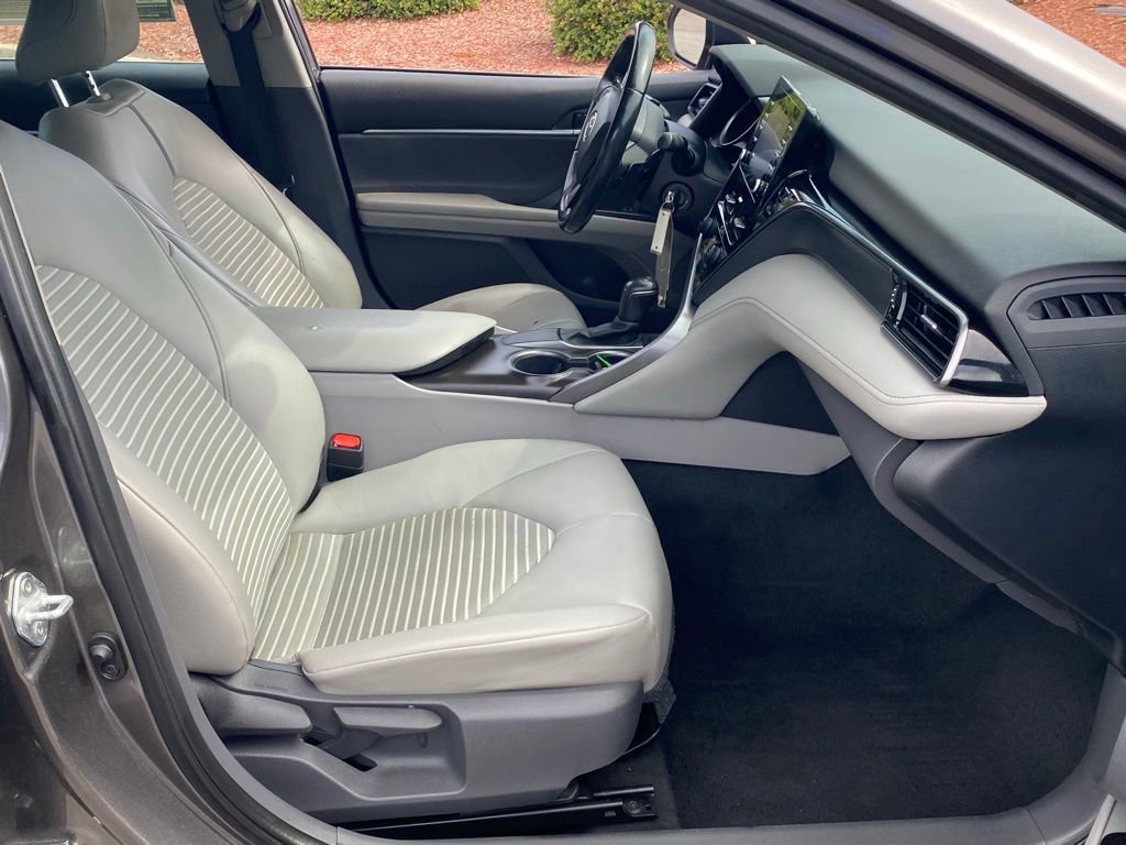 Used 2021 Toyota Camry SE FWD image 16