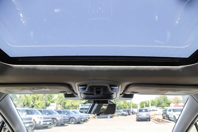 Used 2025 Subaru Outback Touring XT AWD/4WD image 18