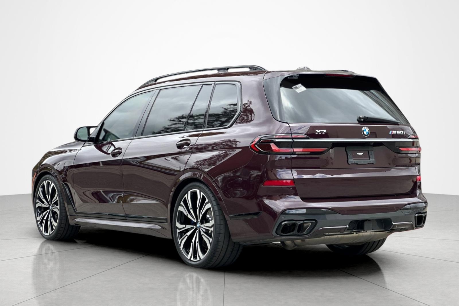 Used 2024 BMW X7 M60i w/ Executive Package AWD/4WD image 3